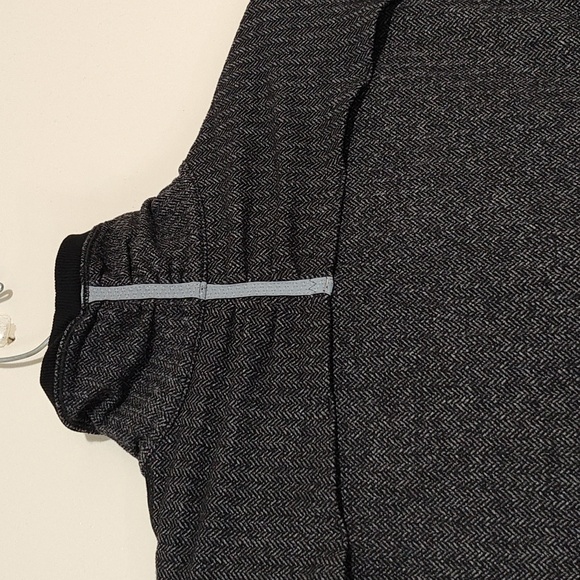 Lululemon Base Runner Half Zip size 10 - Picture 13 of 15